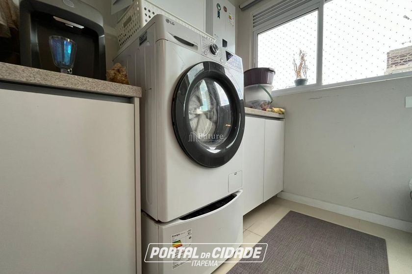 Apartamento &agrave; venda - 145m&sup2; - Meia Praia