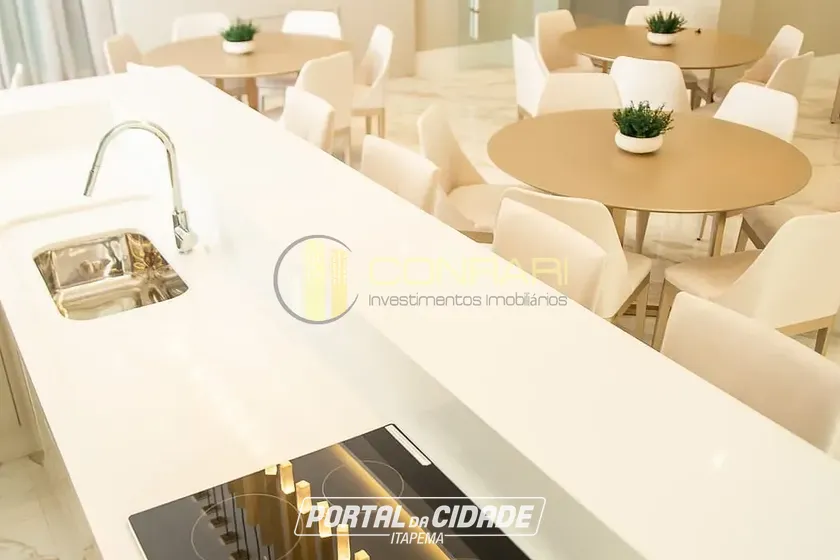 Apartamento &agrave; venda - 140m&sup2; - Meia Praia