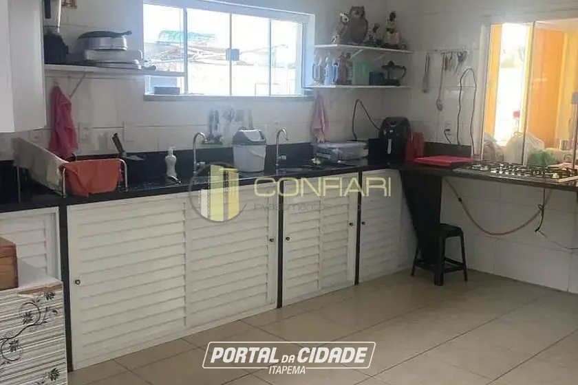 Casa &agrave; venda - 205m&sup2; - Meia Praia
