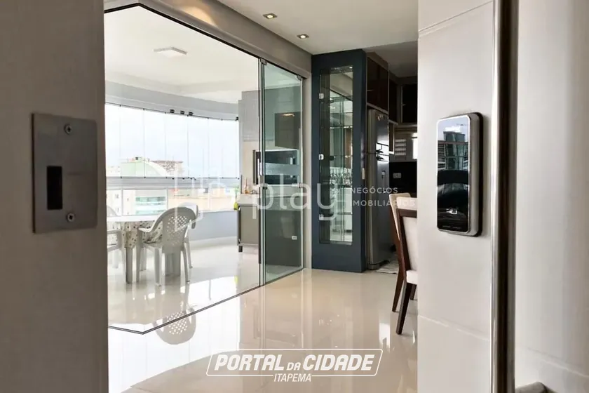 Apartamento &agrave; venda - 145m&sup2; - Meia Praia