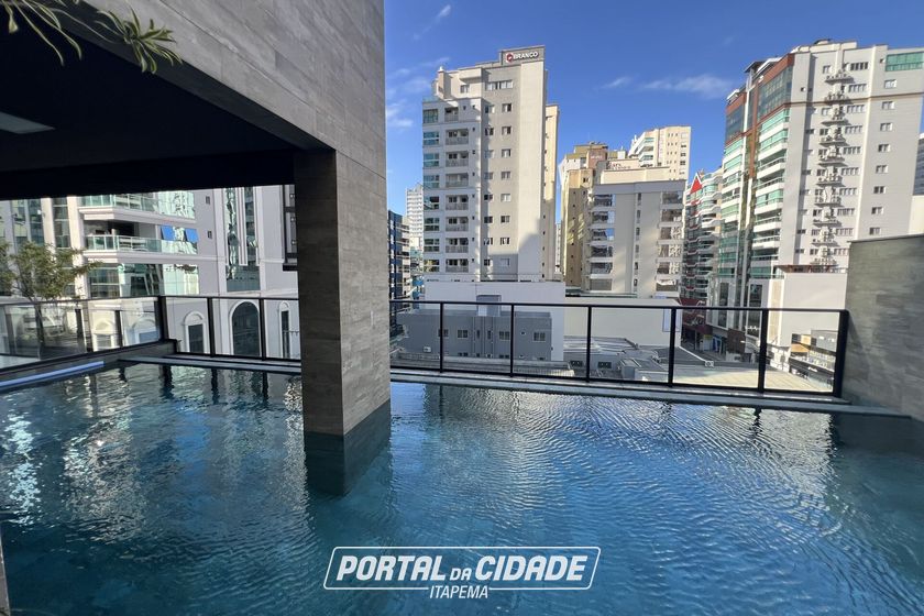 Apartamento &agrave; venda - 175m&sup2; - Meia Praia
