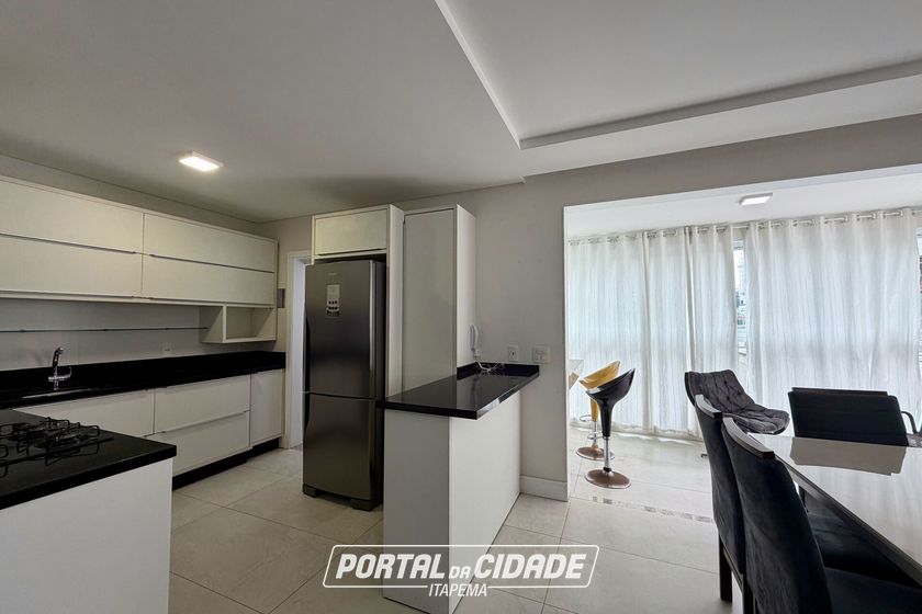 Apartamento &agrave; venda - 110m&sup2; - Meia Praia