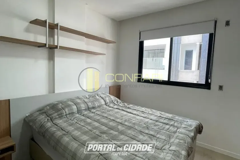 Apartamento para alugar - 94m&sup2; - Meia Praia
