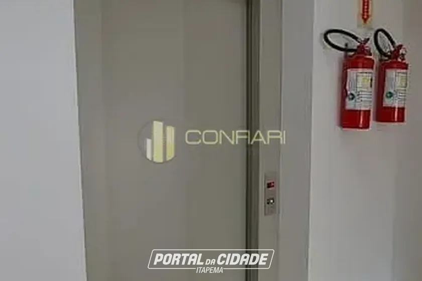Apartamento &agrave; venda - 90m&sup2; - Meia Praia