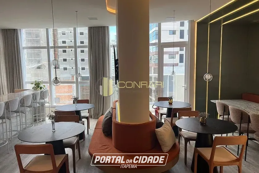Apartamento &agrave; venda - 128m&sup2; - Meia Praia
