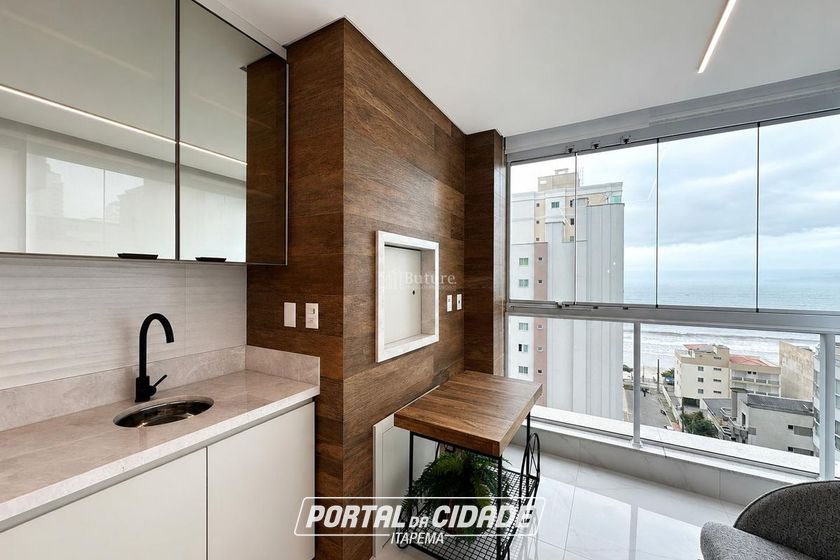 Apartamento &agrave; venda - 145m&sup2; - Meia Praia