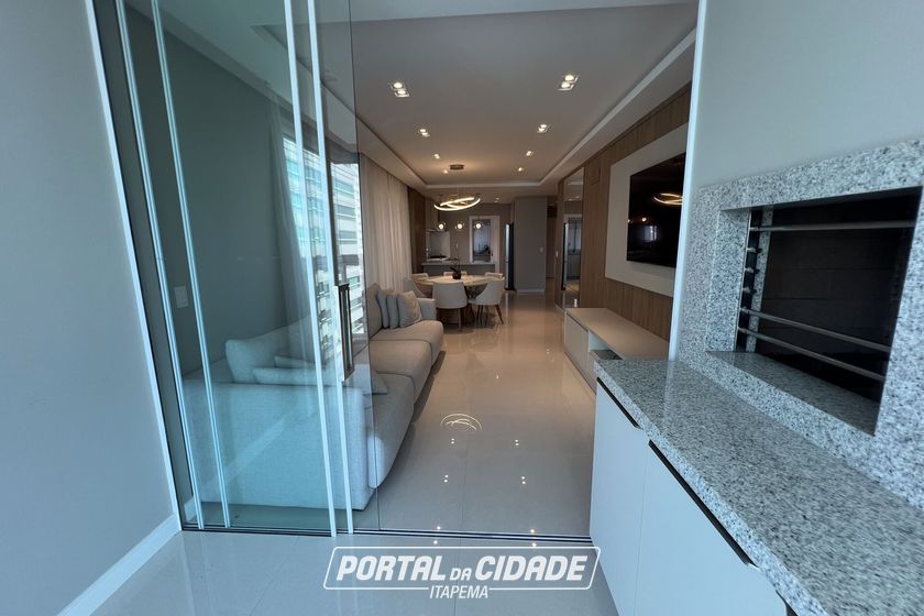 Apartamento &agrave; venda - 145m&sup2; - Meia Praia
