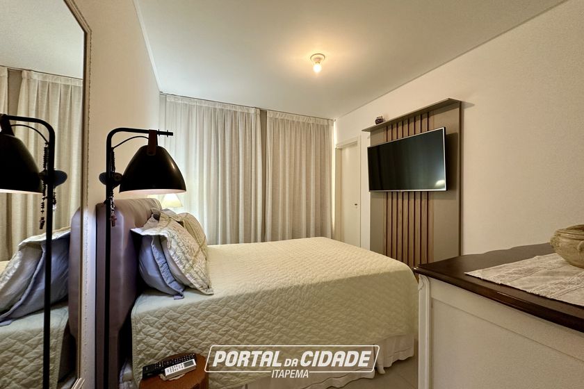 Apartamento &agrave; venda - 122m&sup2; - Meia Praia