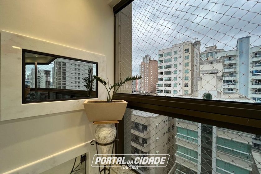 Apartamento &agrave; venda - 109m&sup2; - Meia Praia