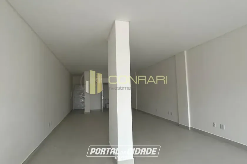 Sala Comercial para alugar - 64m&sup2; - Meia Praia