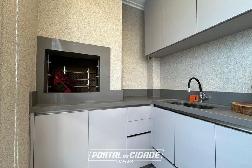 Apartamento &agrave; venda - 145m&sup2; - Meia Praia