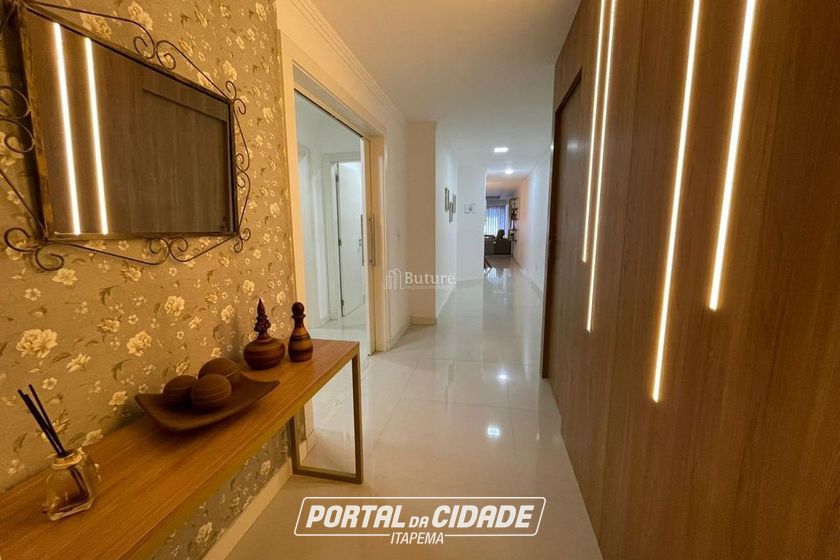 Apartamento &agrave; venda - 225m&sup2; - Meia Praia
