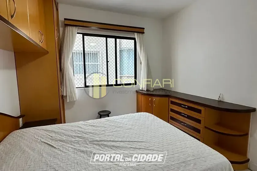Apartamento para alugar - 103m&sup2; - Meia Praia