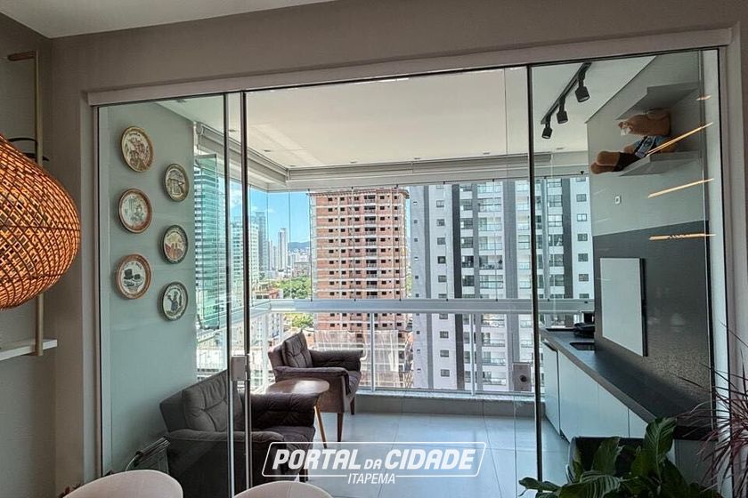 Apartamento &agrave; venda - 93m&sup2; - Meia Praia