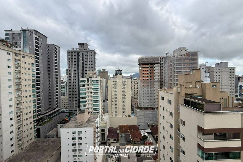 Apartamento &agrave; venda - Meia Praia