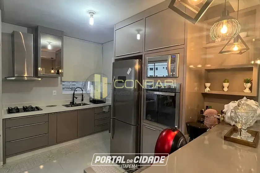 Apartamento &agrave; venda - 120m&sup2; - Meia Praia