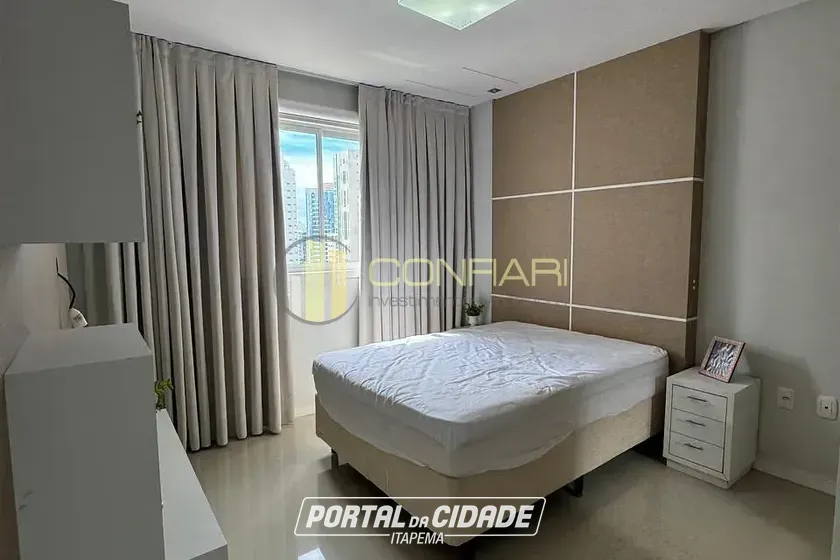 Apartamento &agrave; venda - 110m&sup2; - Meia Praia