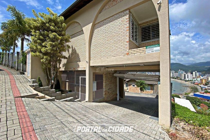 Casa &agrave; venda - 200m&sup2; - Canto da Praia