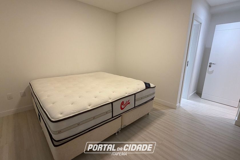 Apartamento para alugar - 115m&sup2; - Meia Praia