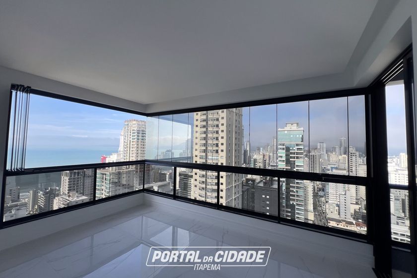 Apartamento &agrave; venda - 206m&sup2; - Meia Praia