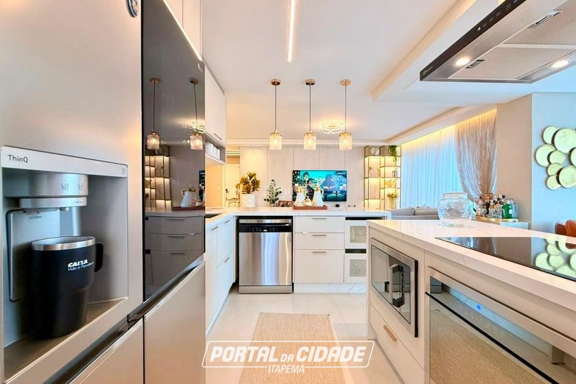 Apartamento &agrave; venda - 182m&sup2; - Meia Praia