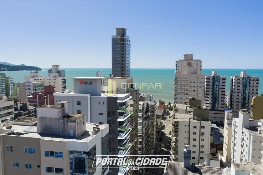 Apartamento &agrave; venda - 124m&sup2; - Meia Praia