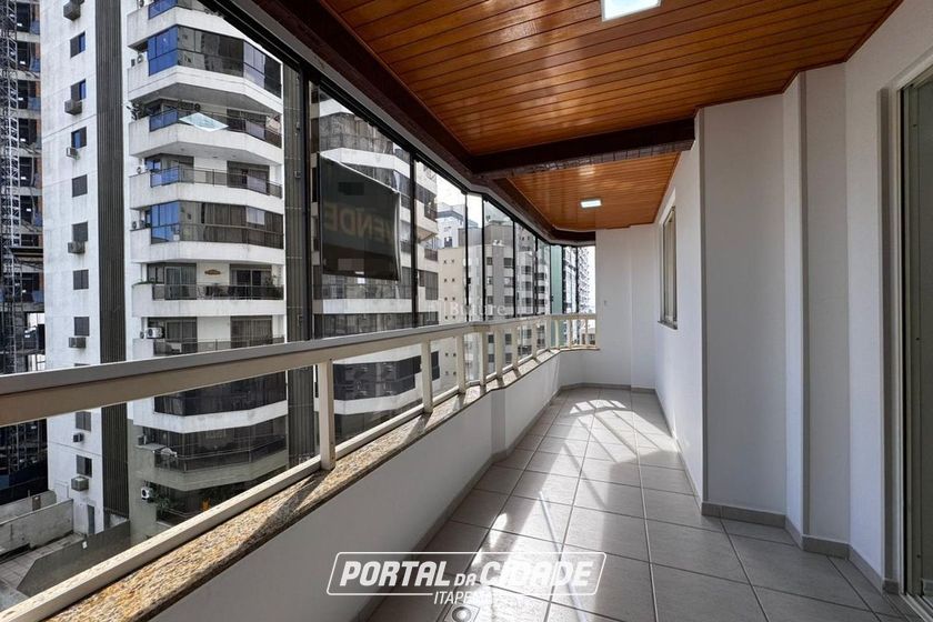 Apartamento &agrave; venda - 151m&sup2; - Centro