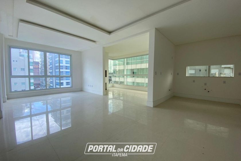 Apartamento &agrave; venda - 140m&sup2; - Meia Praia