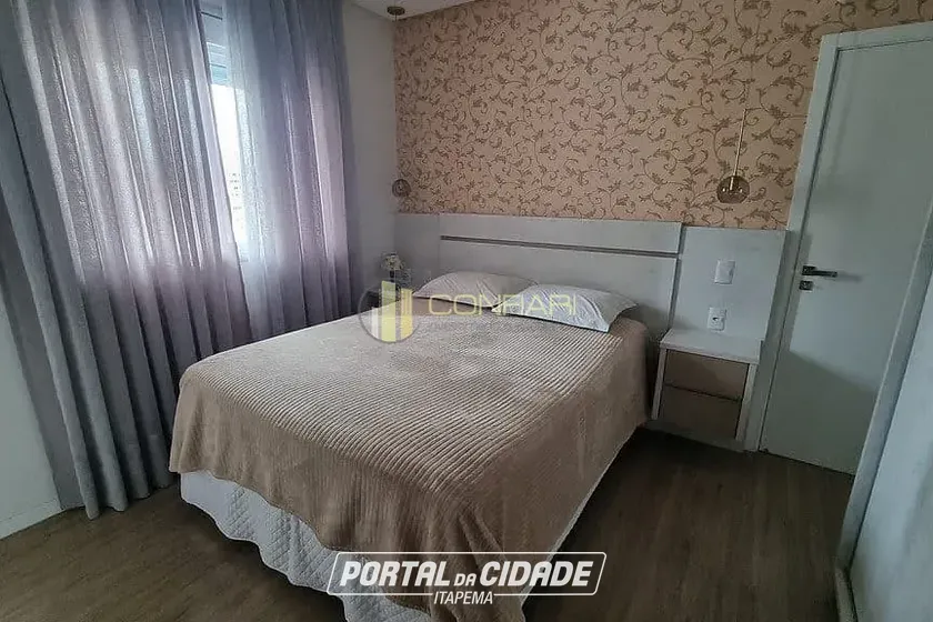 Apartamento &agrave; venda - 120m&sup2; - Meia Praia