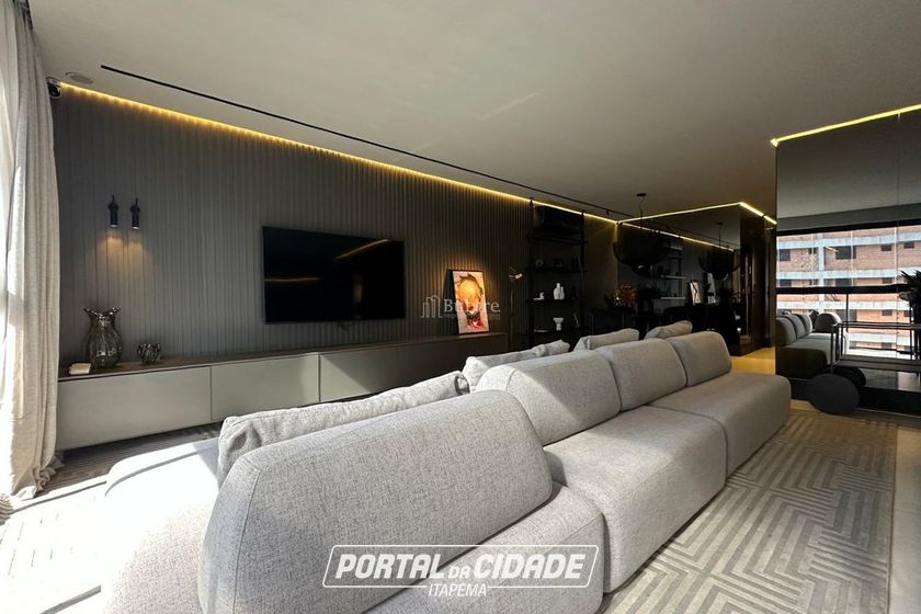 Apartamento &agrave; venda - 128m&sup2; - Meia Praia