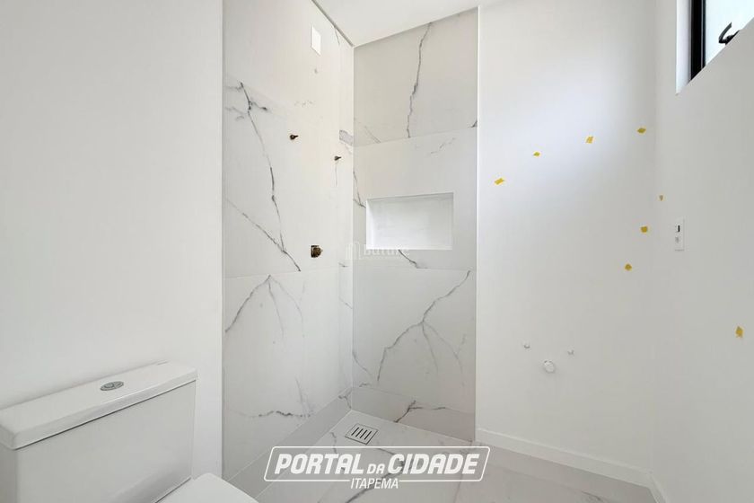 Apartamento &agrave; venda - 160m&sup2; - Meia Praia
