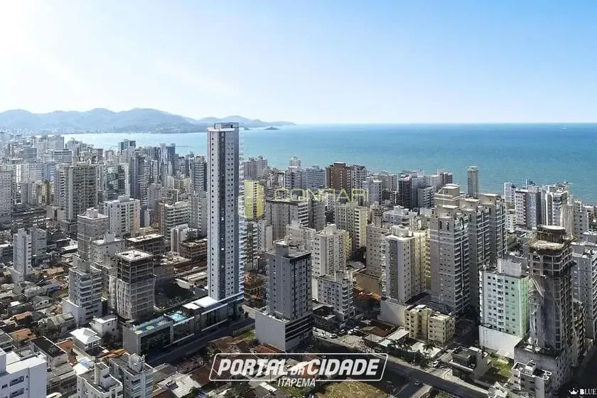Apartamento &agrave; venda - 150m&sup2; - Meia Praia