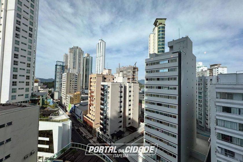 Apartamento &agrave; venda - 128m&sup2; - Centro