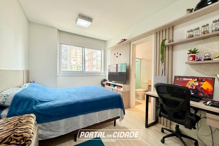 Apartamento &agrave; venda - 135m&sup2; - Meia Praia