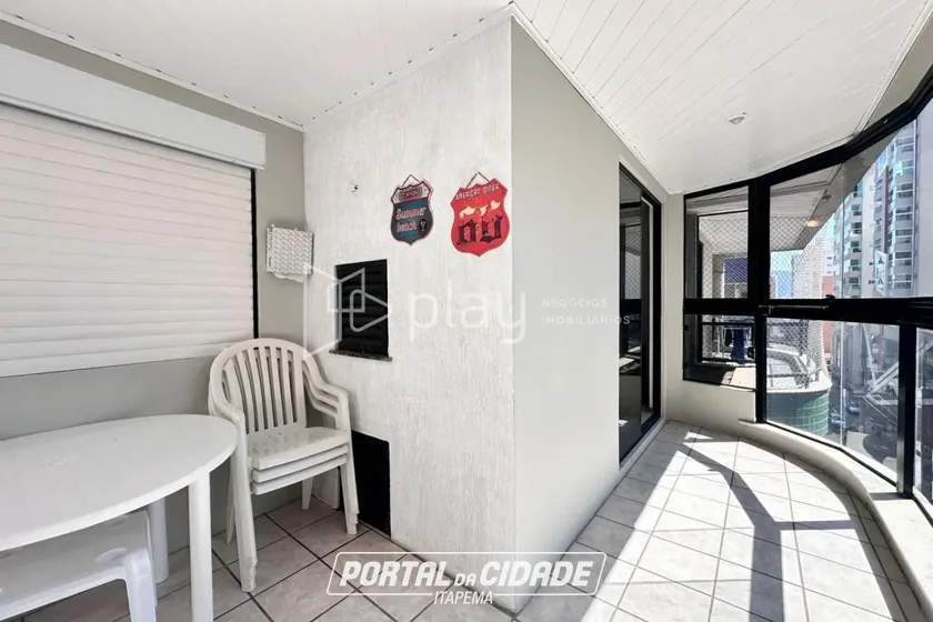 Apartamento &agrave; venda - 120m&sup2; - Meia Praia