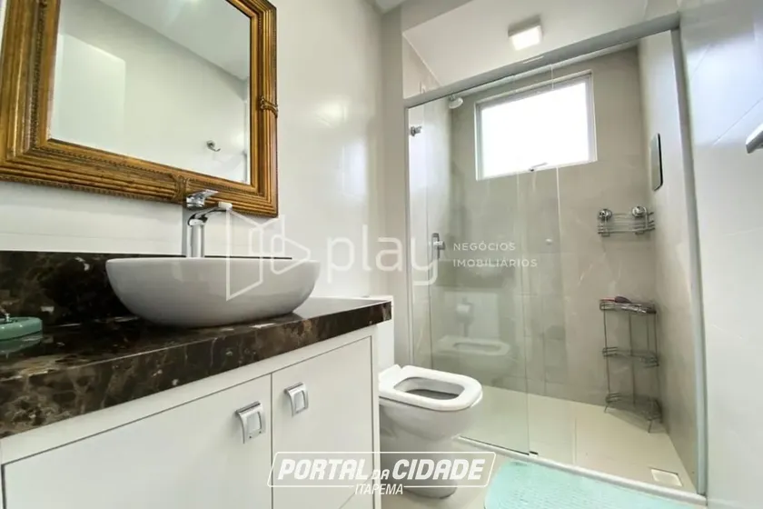 Apartamento &agrave; venda - 145m&sup2; - Meia Praia