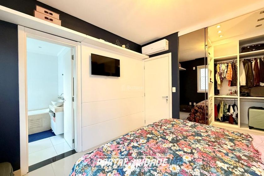 Apartamento &agrave; venda - 121m&sup2; - Meia Praia