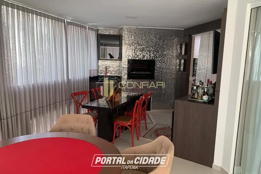 Apartamento &agrave; venda - 140m&sup2; - Meia Praia
