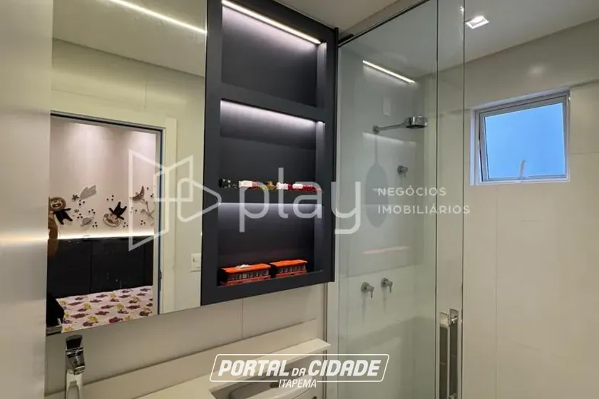 Apartamento &agrave; venda - 145m&sup2; - Meia Praia