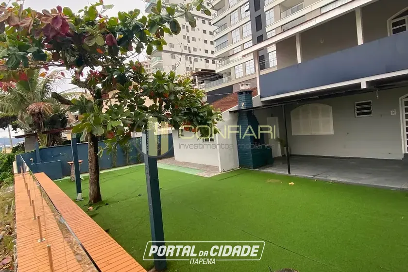 Casa para alugar - 222m&sup2; - pereque