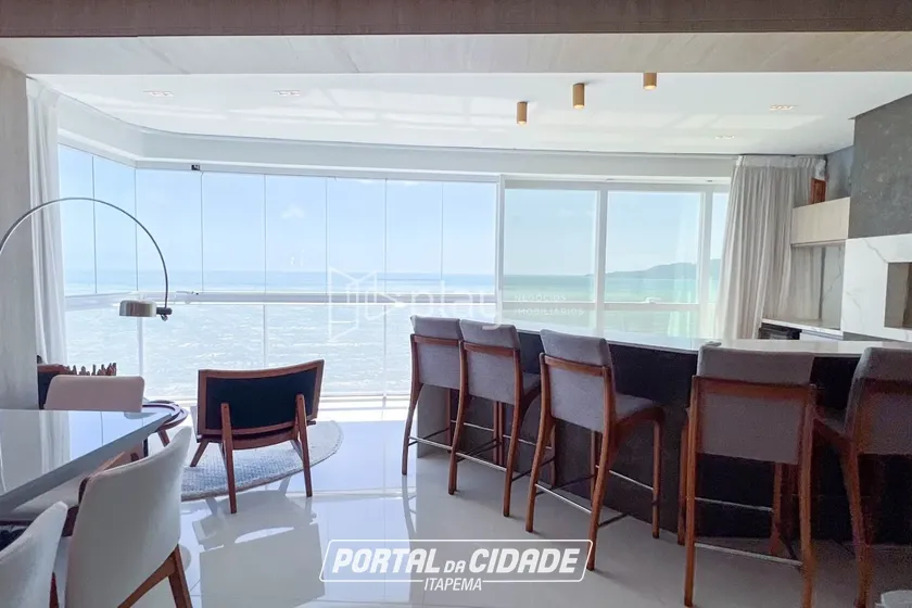 Apartamento &agrave; venda - 198m&sup2; - Meia Praia