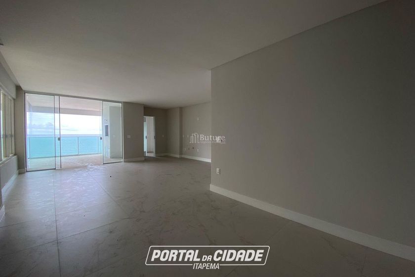 Apartamento &agrave; venda - 157m&sup2; - Meia Praia