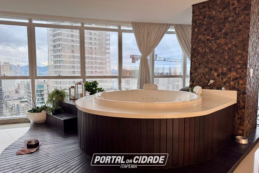 Apartamento &agrave; venda - 476m&sup2; - Meia Praia