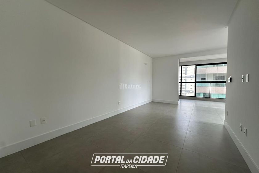 Apartamento &agrave; venda - 177m&sup2; - Meia Praia