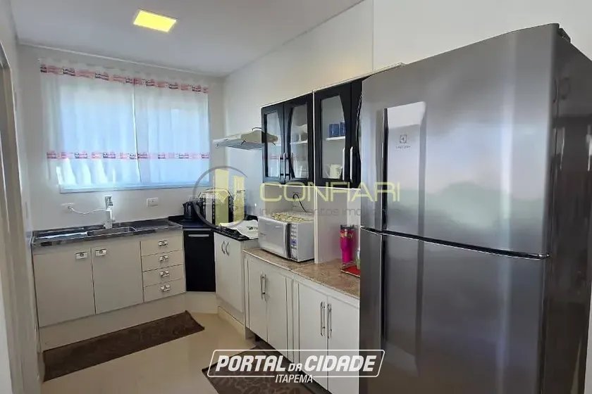 Apartamento &agrave; venda - 130m&sup2; - Meia Praia