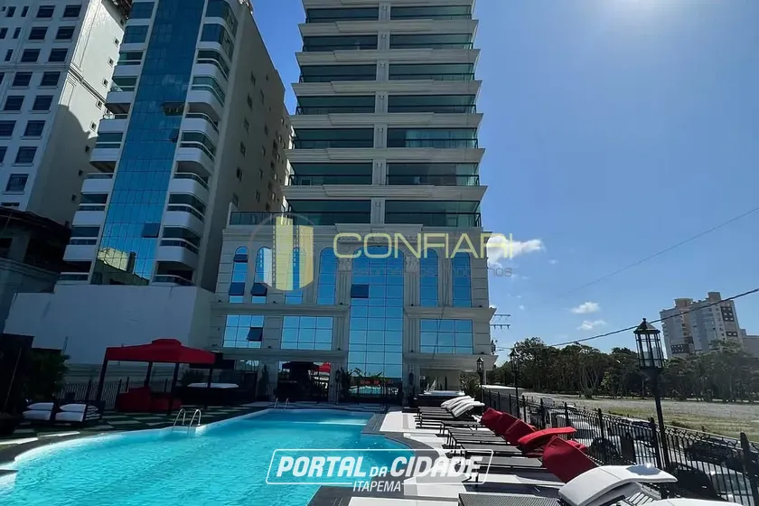 Apartamento &agrave; venda - 180m&sup2; - Meia Praia