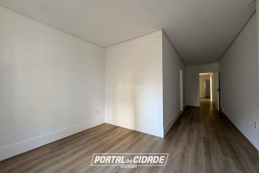 Apartamento &agrave; venda - 185m&sup2; - Meia Praia
