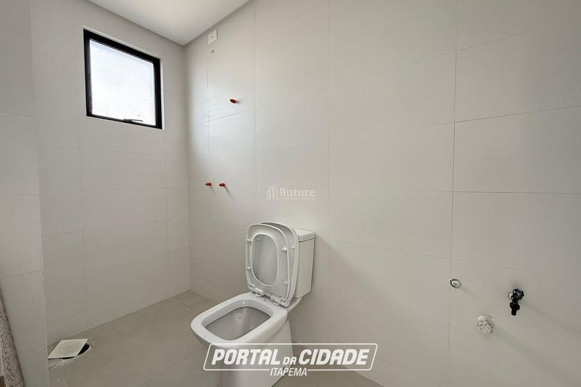Apartamento &agrave; venda - 140m&sup2; - Meia Praia