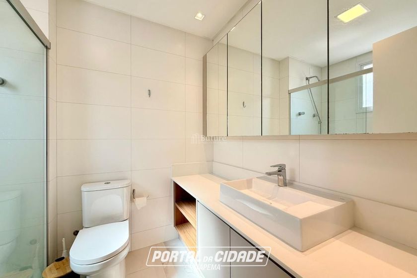 Apartamento &agrave; venda - 129m&sup2; - Meia Praia