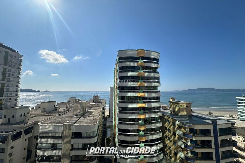 Apartamento &agrave; venda - 187m&sup2; - Meia Praia